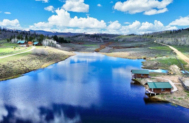New for VRBO! 3-bedroom cabin in Daniel wy. Winter snowmobilers paradise.