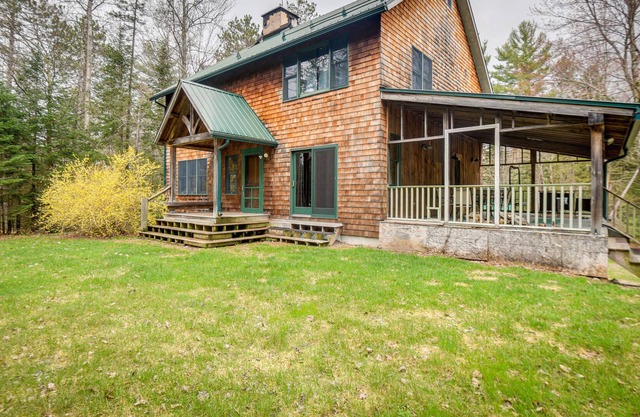 New Hampshire Getaway Near Hiking & Biking!