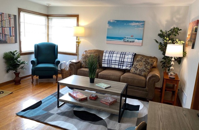 New! Happy Days! Pro Cleaned, Self Check In - Sleeps 4