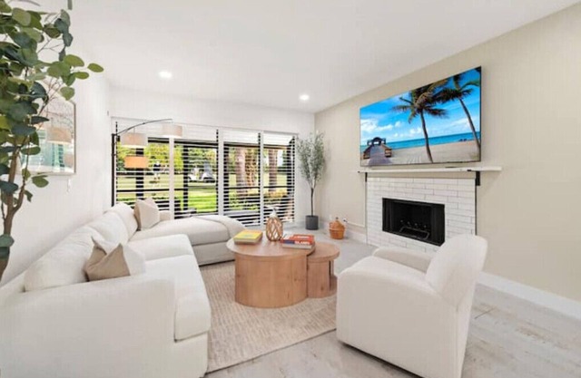 New Home at PGA National on Golf Course with Private Spa by Guaranteed Rental®