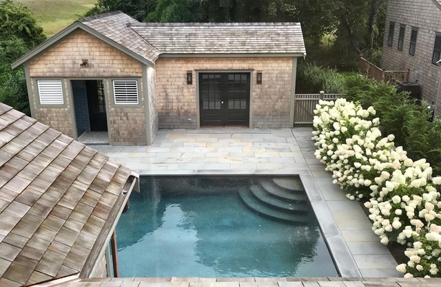 MAISON NEUVE, PISCINE + CABANA en ville. 5 chambres, 6 salles de bain complètes + 2 salles de bain. SLEEPS 14
