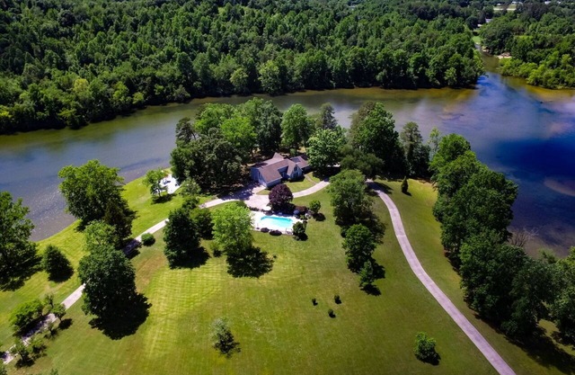 New Hot Tub! Relaxing Lakefront retreat with pool!
