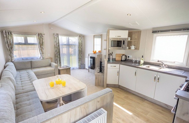 3 bedroom accommodation in Rookley Village
