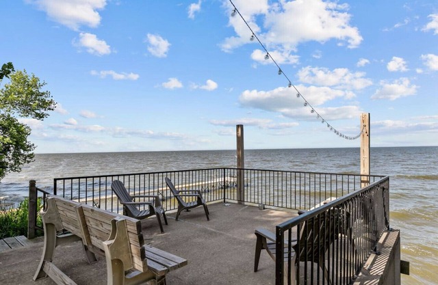 New! Lake Front|PrivateDock|Kayaks&Paddleboards!