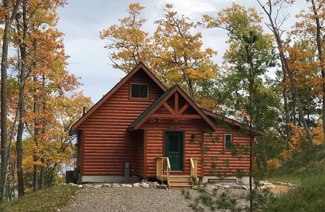 Nouvelle maison de lac sur la chaîne des trois lacs - charme rustique avec confort moderne