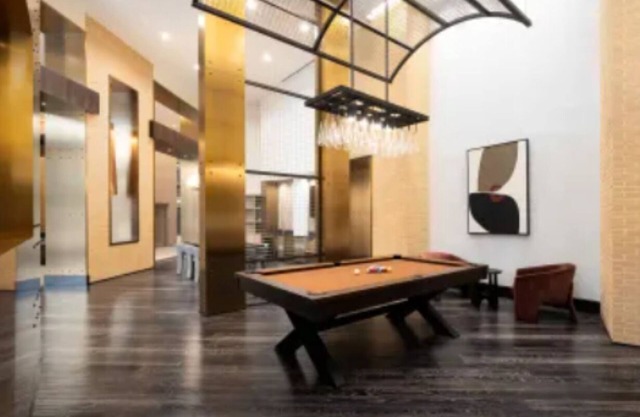 NEW Listing 1BR 1- FREE parking, tons of amenities, and close to DC and metro