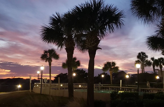 New Listing!! 7th Floor Oceanfront & Center + Beach Locker! Book Now!
