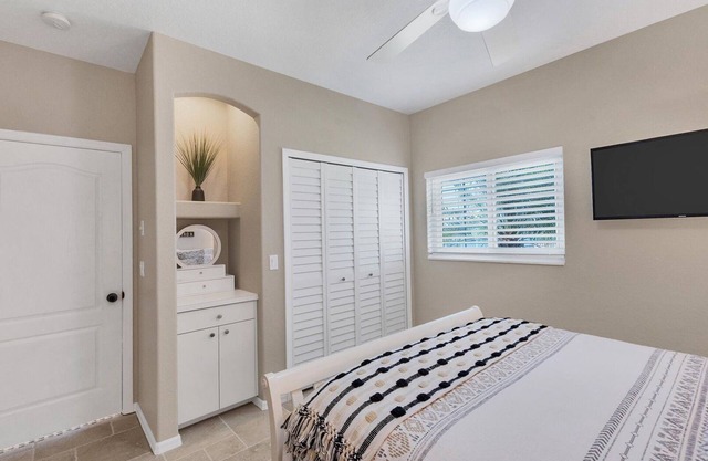 New Listing! Charlotte Harbor Area Resort, 120mi to Disney & 134mi to Universal - GRH599101