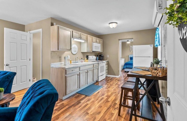 *New Listing* Cozy 2 BR close to wineries and hikes