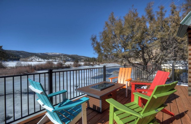 New Listing! Cozy Cabin - 1,000 feet Rio Grande River Access/Fish/Golf/Ski