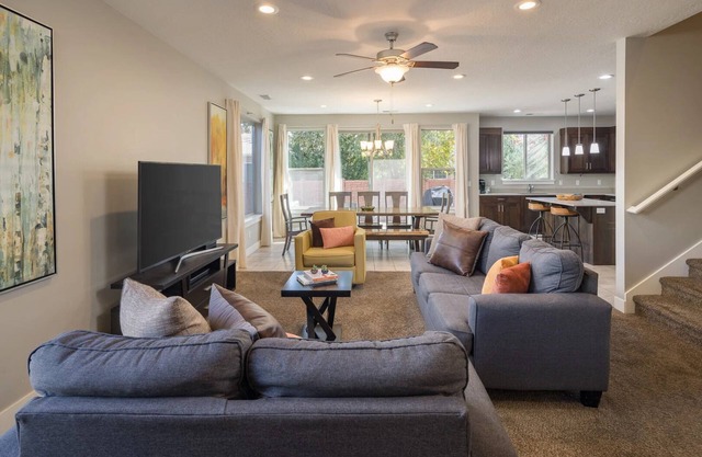 New Listing: Discounts | Pool/Spa | Garage | Kid/Pet Friendly | DT Location | 442