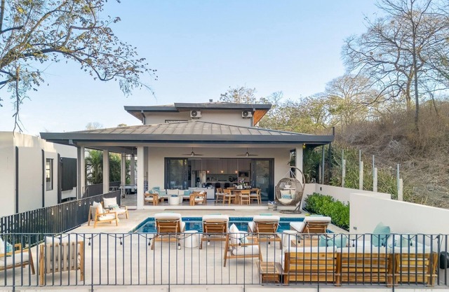 New Listing!!.....Elegant 5BR Villa with Pool and walk to the beach.