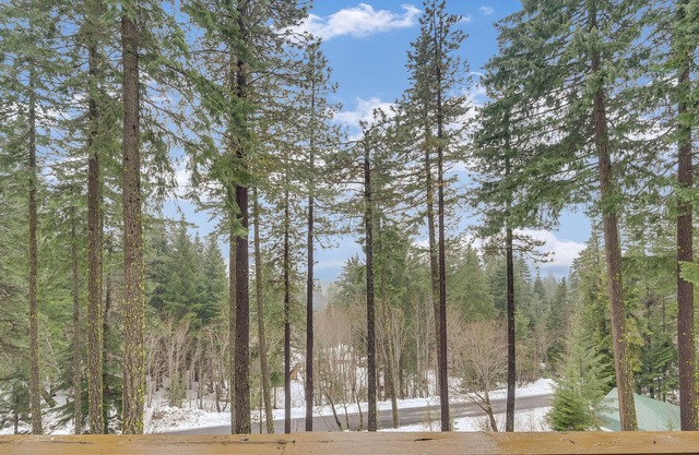 Superbe maison vue sur le lac avec bain à remous privé!
