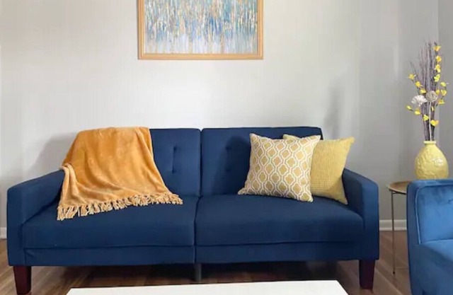 New listing in Downtown Greenwood, Sleeps 10!