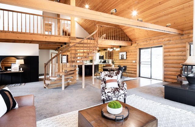 **New Listing** Luxury Family Alpine Lodge 5bdrms 4000sqft