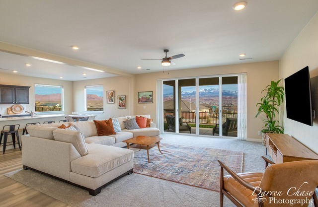 New listing* moments away from St. George's world renowned biking trails * *