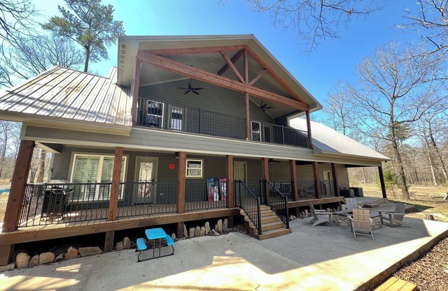New Listing on Little Mo River!! Relax & Have Fun! 4 Bed, 4.5 Bath, Game Room
