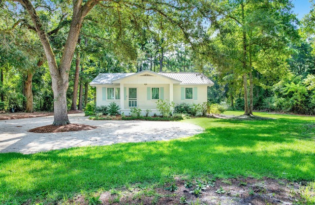 NEW LISTING! Peaceful, Fairhope Cottage
