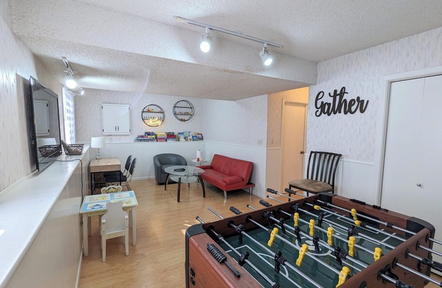 New Listing Promotion-Cozy&Spacious 4 BR/2BA house w/ Game Room in central Mpls