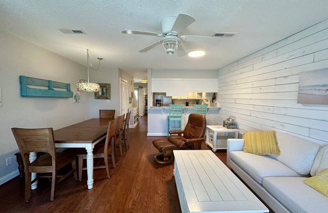 New Listing Sea Queen in Queens Grant 2 bed/2 bath