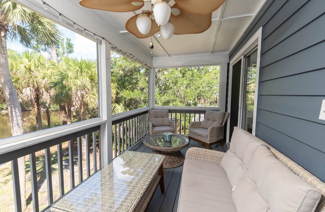 New Listing! Sleeps 10 on Harbor Island - Golf Cart Available for Rent