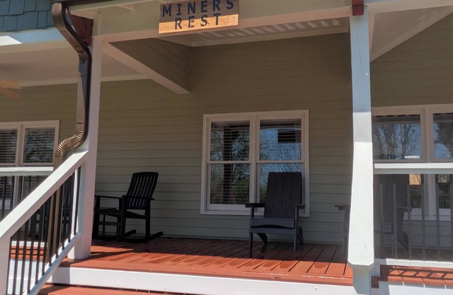 NEW Listing Walking Distance to town Miner's Rest
