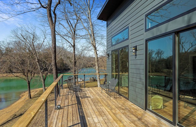 NEW! Little Savannah Near Rock Island
