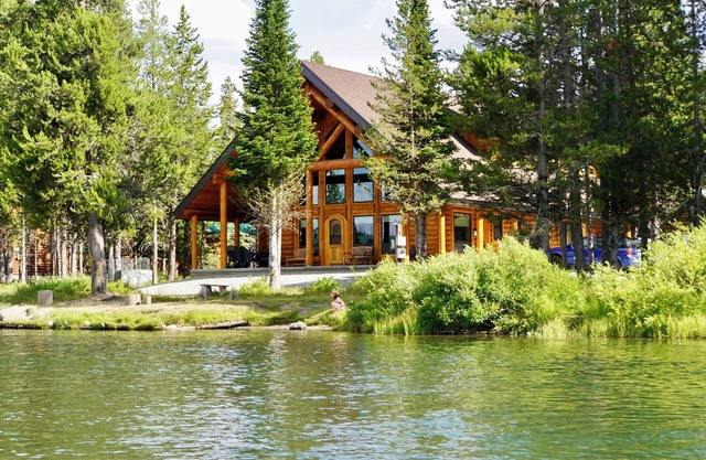 Mountain Cabin sur la rivière Snake, 2 acres boisés à 20 miles de Yellowstone