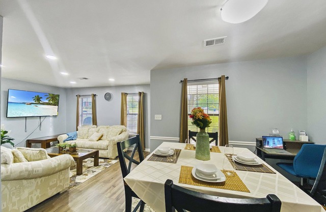NEW! Luxe Cottage w/ Fireplace < 10 Mi to Augusta