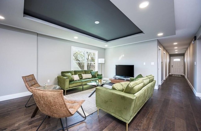 New! Luxury 3BR Downtown Condo with Massage Chair, WiFi. Enjoy your stay