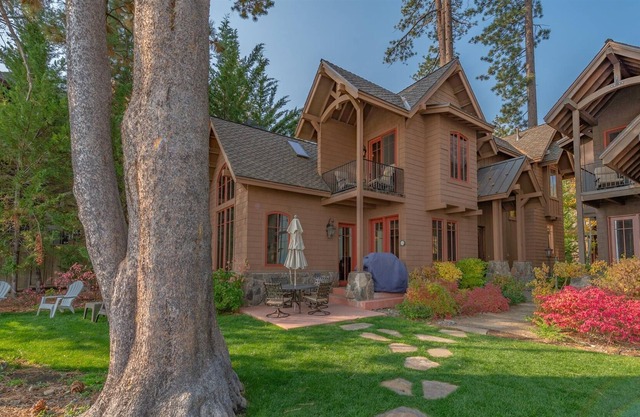 NEW - Luxury 3BR Tahoe Villa - Steps to the Lake