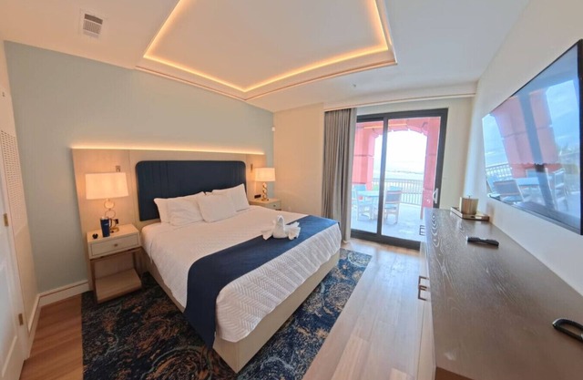 New Luxury Harbor Suites