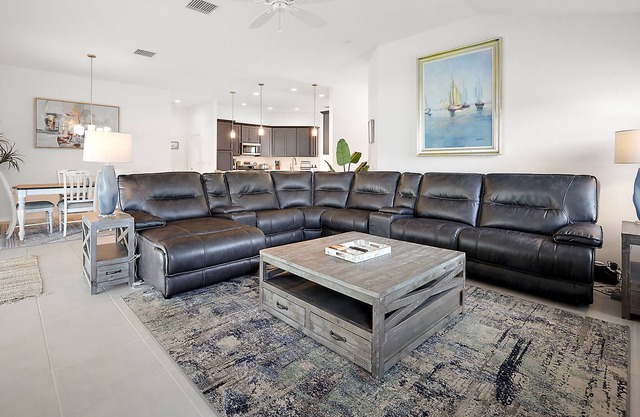 DISCOUNT RATE 4 limited time!NEW Beautiful Home-The Villages Close to Everything