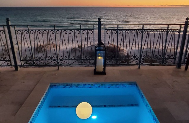 NEW Luxury Home, Indoor/Outdoor Beach Living!!!