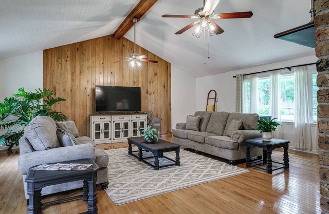 NEW! Luxury Home w/ Patio & Game Room @ Notre Dame