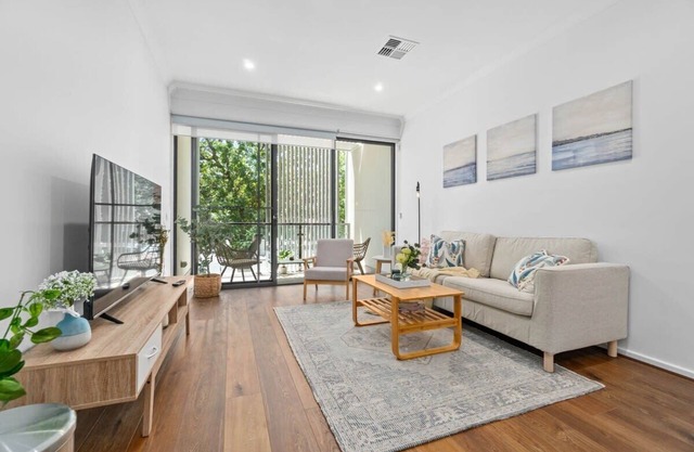 New Luxury Stylish Elegant Townhouse for Families