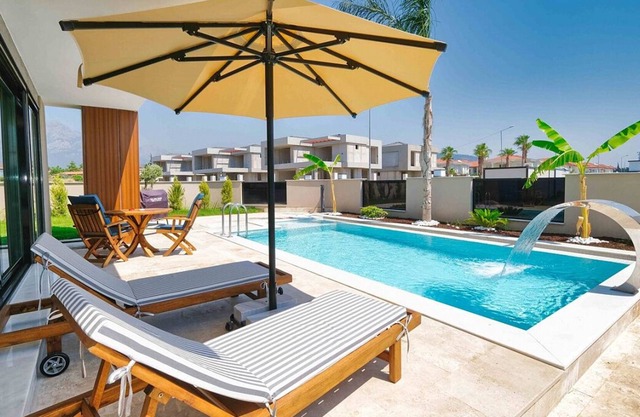 New luxury Villas with 5 min walk from blue flag seaside.