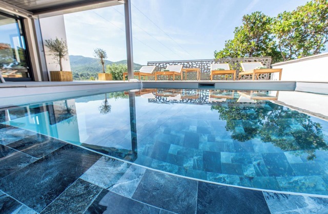 New! Luxury villa 3 minutes from the most beautiful beaches on the South Shore