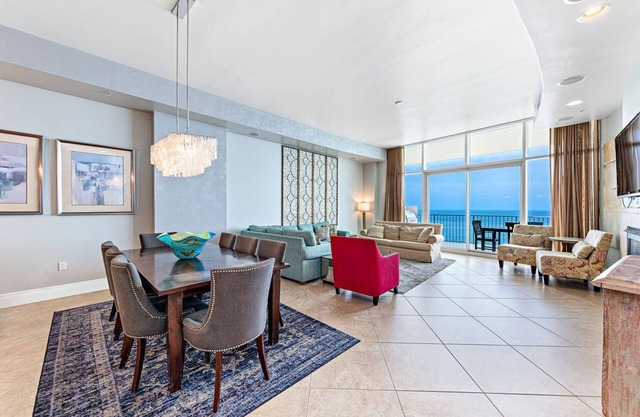 Fantastique tarifs d'automne! RÉSERVER MAINTENANT * 3BR / 3. 5BA SLEEPS 10 * Unité Place Turquoise 2205D