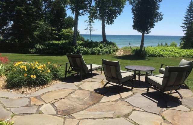 NEW MILLION DOLLAR PROPERTY, 250' PRIVATE SHORELINE on 3.5 ACRES