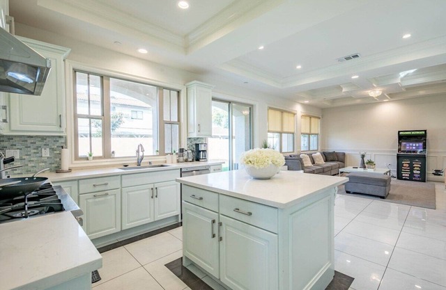 Great Home Near Downtown LA
