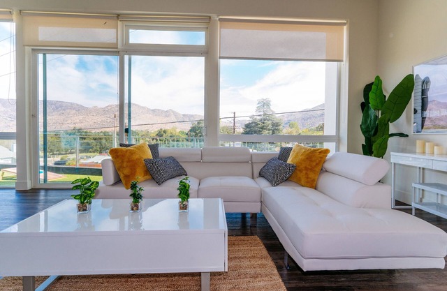 New Modern Home w/Patio Deck View - Close To Beach