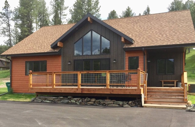 Nouvelle loge moderne! Central Black Hills, 4 ch / 2 bains - 10 min. au mont. Rushmore