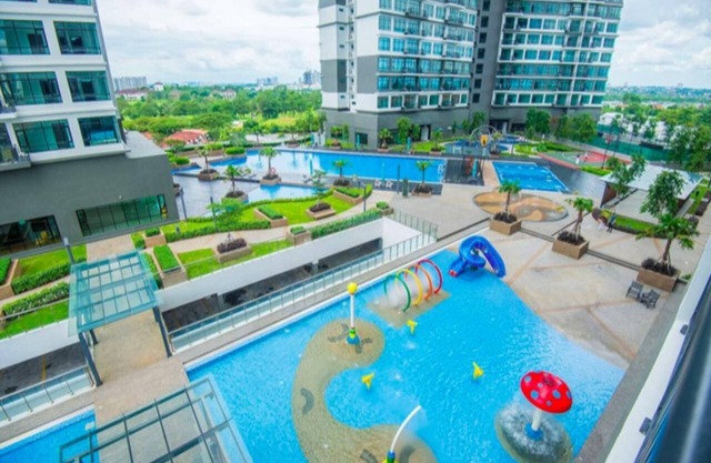 【NOUVEAU!!】Molek Regency 1-4pax [Confortable / Jacuzzi / Baignoire]