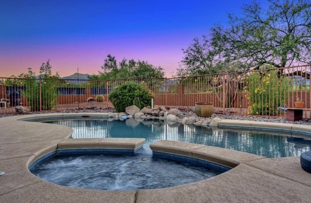 NEW Mountain View 4 BDRM Home with Pool & Spa, right on a Golf Course