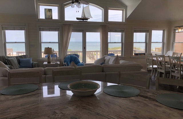 New! Ocean Breeze - Oceanfront 8 BR in Outer Banks