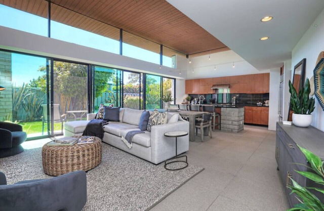 *NEW* Oceanside Mesa Retreat Steps From Beach