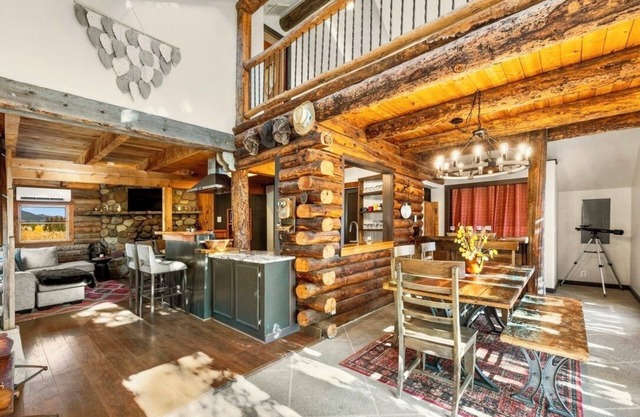 NEW Oh-Be-Joyful Ranch! Private cabin w hot tub & huge stone fireplace!