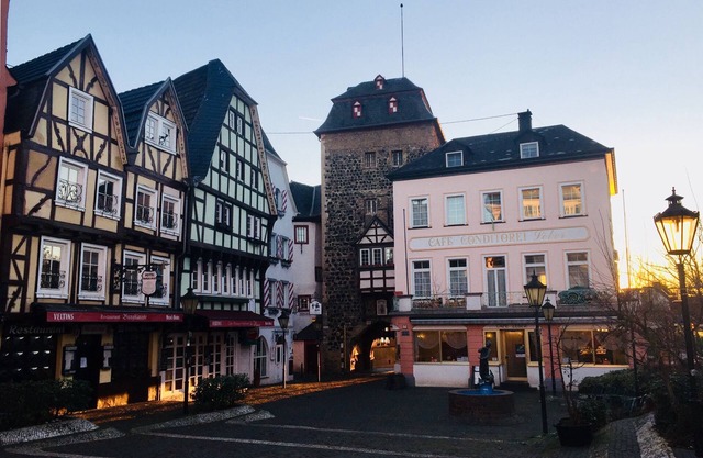 NOUVEAU ouvert en 2019 ▫️ Vivre "Dans le petit style ll" au coeur de Linz sur le Rhin
