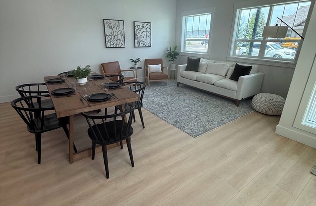 New - Oversized Luxury Downtown Idaho Falls Townhome, Greenbelt & Restaurants